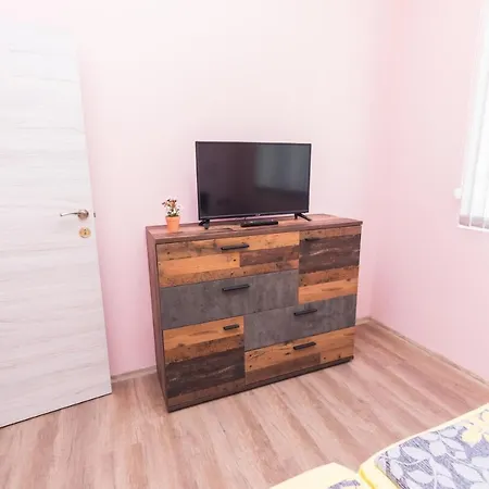 за гости боряна شقة *